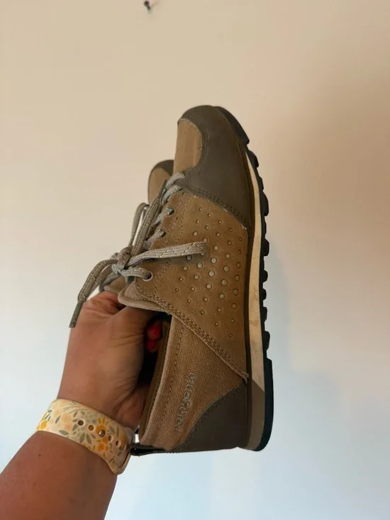Women’s Patagonia Canvas and Suede Lace-Up Shoes - Taupe/ size 7 - Picture 7 of 7